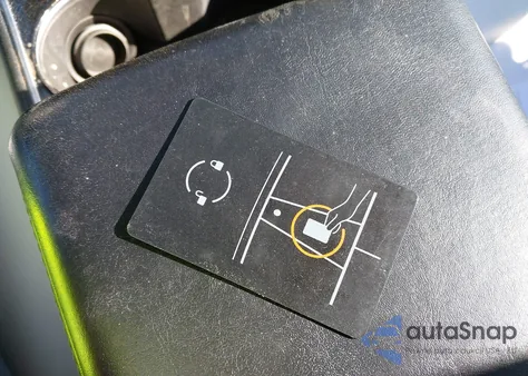 2021 Tesla Model Y Long Range Dual Motor All-Wheel Drive z USA, uszkodzony, nr VIN 5YJYGDEE5MF083071